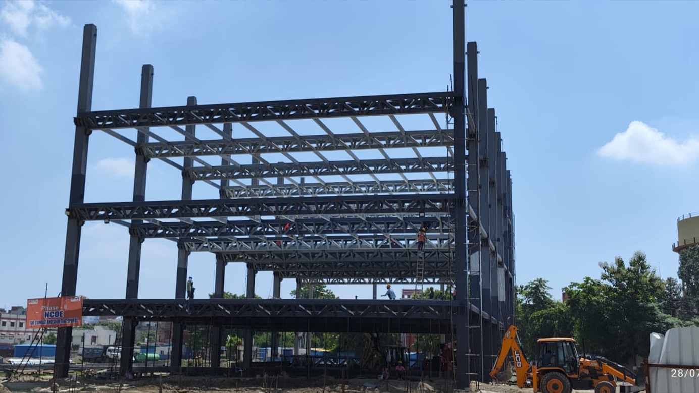 Sigra Stadium roof framing and steel systems